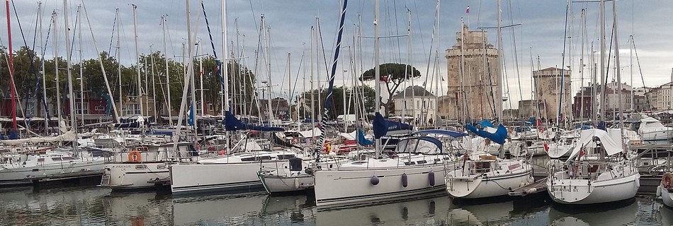 Bateaux au Vieux Port de la Rochelle, une visite à faire à partir du gite de la Gravée