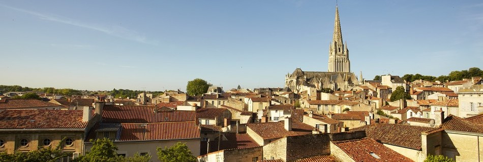 Fontenay le Comte en sud Vendée à 5 mn du gite de la Gravée