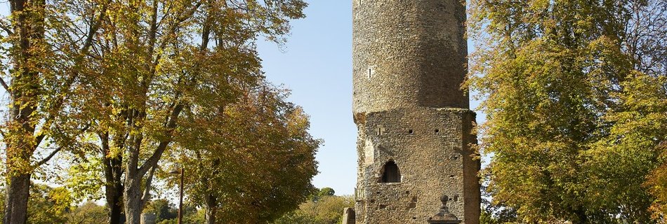 Vouvant la tour Mélusine en Vendée