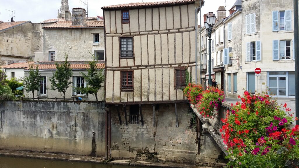 Maison à colombages au Pont des Sardines à Fontenay le Comte